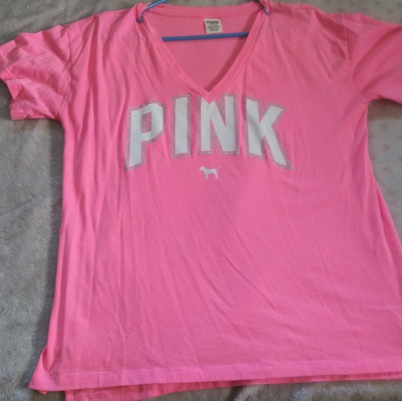 Large vs pink legging v neck tee - Picture 1 of 1